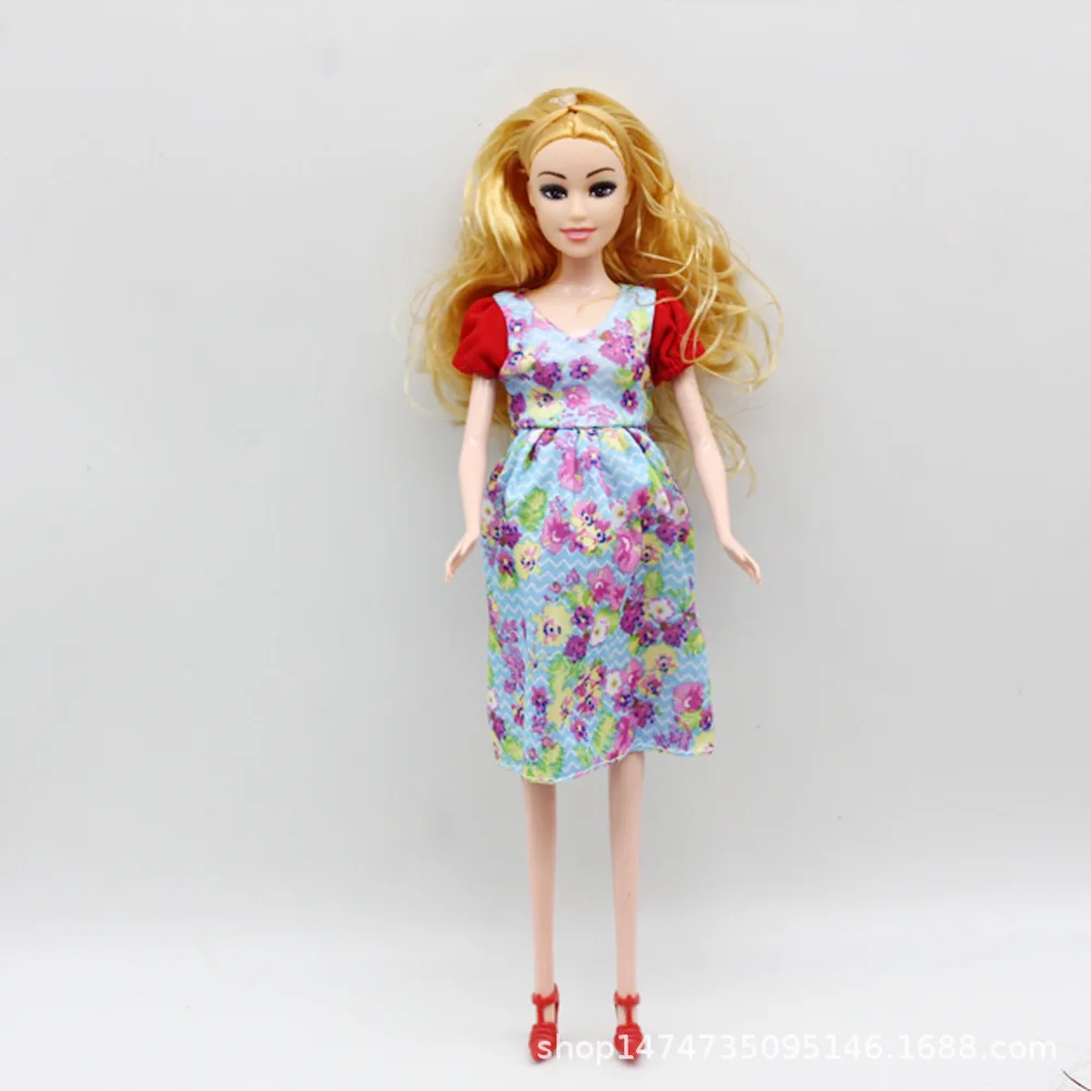 Игрушки для всей семьи куклы на 3 человека костюмы 1 мамы/ребенка/1 ребенка каретка