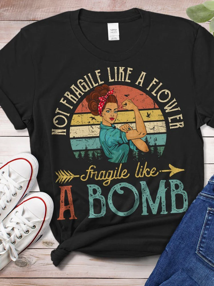 

Не хрупкая, как цветок, фригибкая, как бомба, женские футболки с коротким рукавом, футболка с феминистским графическим рисунком Tumblr, Прямая п...