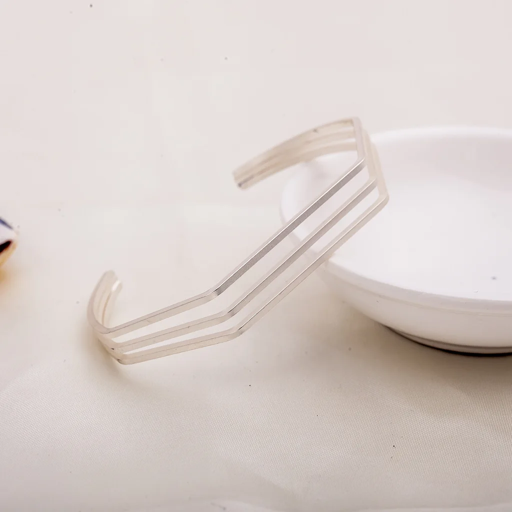 

European and American elegant simple style joker geometry three-dimensional polygon diamond open bracelet