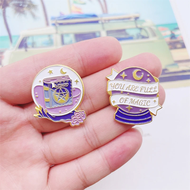 Креативные эмалированные булавки в стиле панк Хэллоуин Череп Волшебная книга