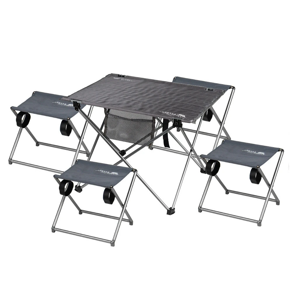 en Ucuz Alaşım Ultra Hafif Taşınabilir Beş Adet Kombinasyon Açık Kamp Piknik Barbekü Kendi Kendine Sürüş Seyahat Katlanır Masa Ve Sandalye Aracı