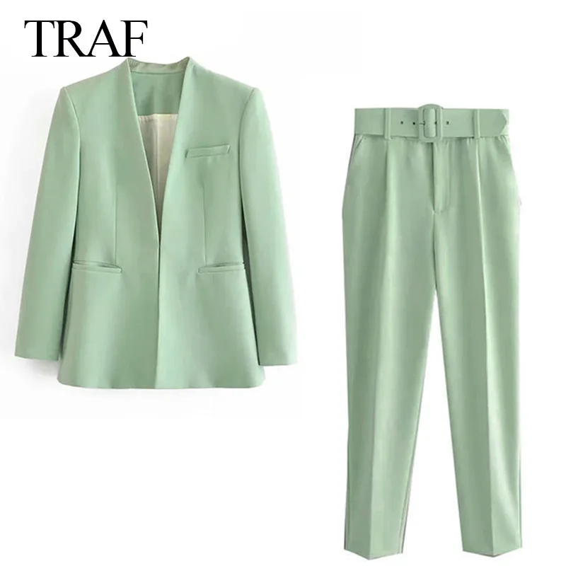 Костюм-двойка женский из блейзера и брюк однотонный | Женская одежда