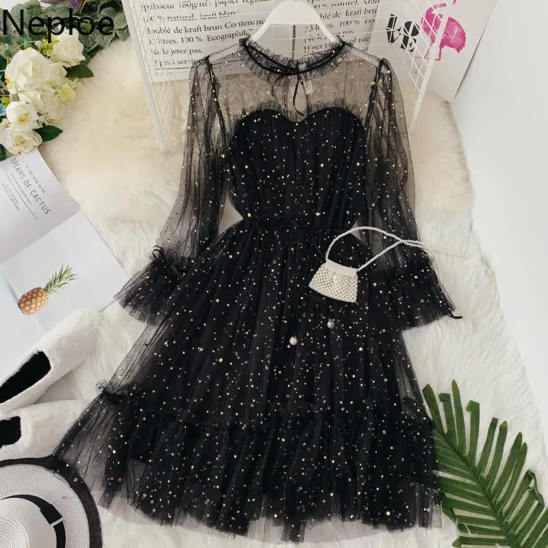 Платье Neploe с завышенной талией ТРАПЕЦИЕВИДНОЕ круглым вырезом на шнуровке