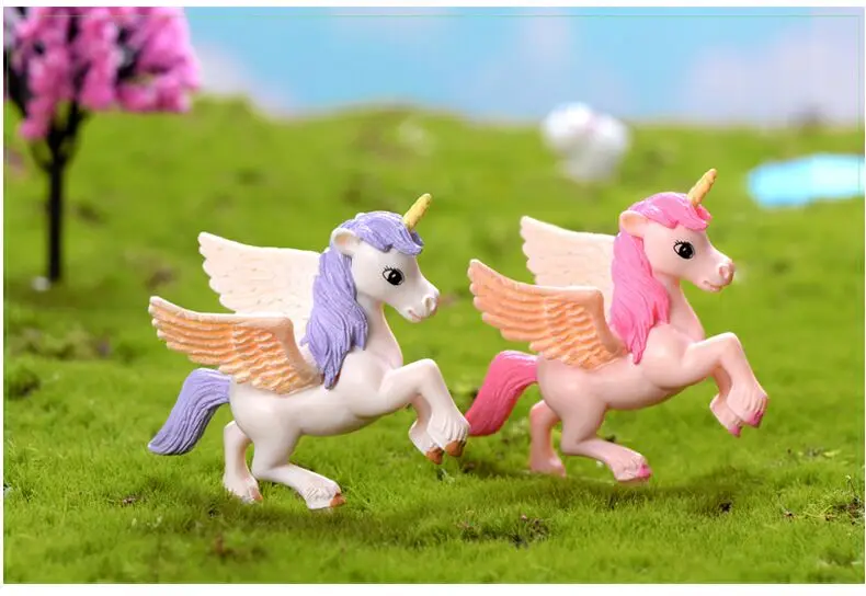 

4Pcs/Set Pegasus Unicorn Horse PVC Doll Miniature Toy Micro Landscape Gardening Decoraiton 4.2CM*5.5CM
