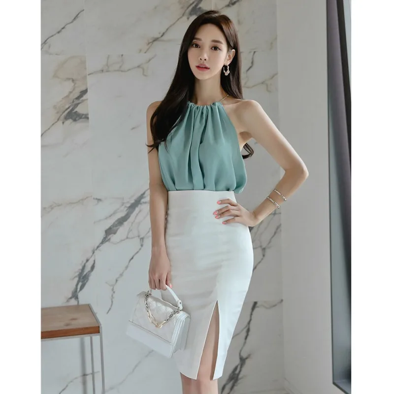 

Женский комплект из двух предметов, шифоновый топ с лямкой на шее и белая юбка средней длины