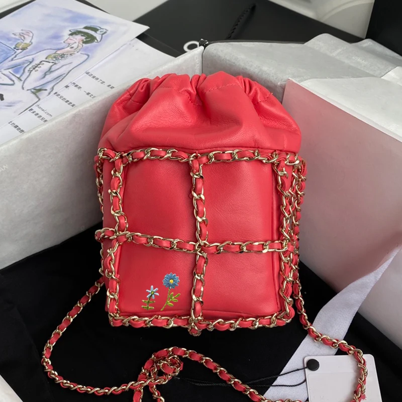 

French charei 2021 new sheepskin women's chain drawstring bucket bag functional one shoulder women's bag top quality of original