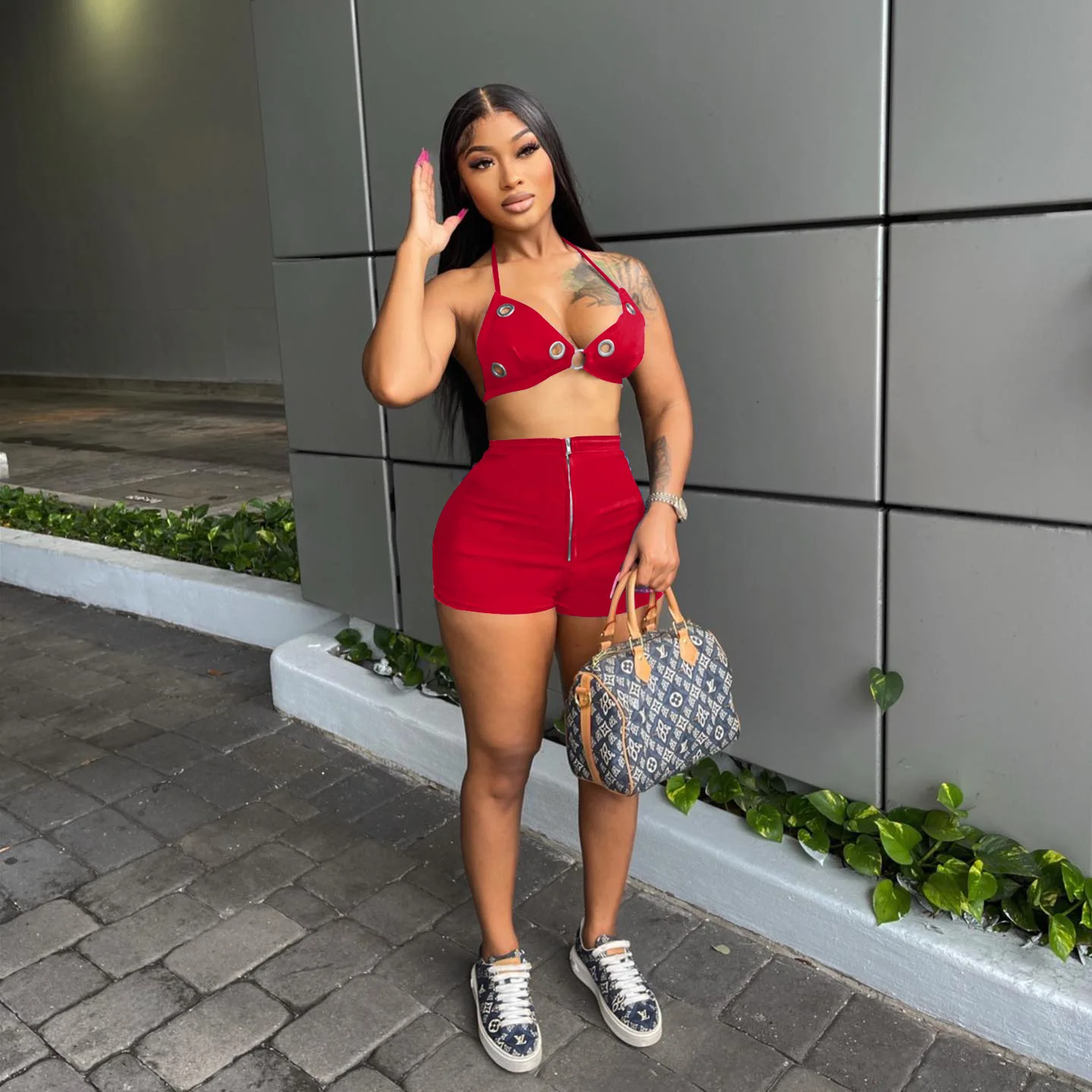 Сексуальный короткий спортивный костюм с люверсами для женщин летний женский