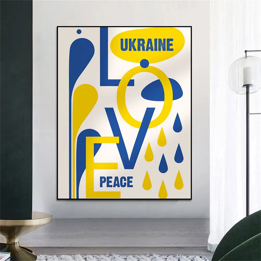 

Украинский плакат на стену с надписью «Love Peace»