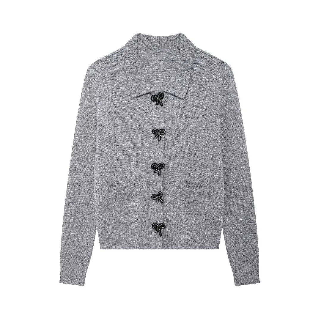 Однотонный женский однобортный свитер вязаный длинный с отложным воротником и