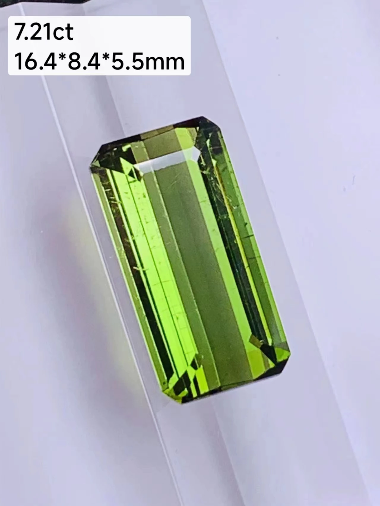 Pure natural tourmaline can be inlaid with rings or pendants 2-3 carats Navy blue green bright luster Square accessories gem