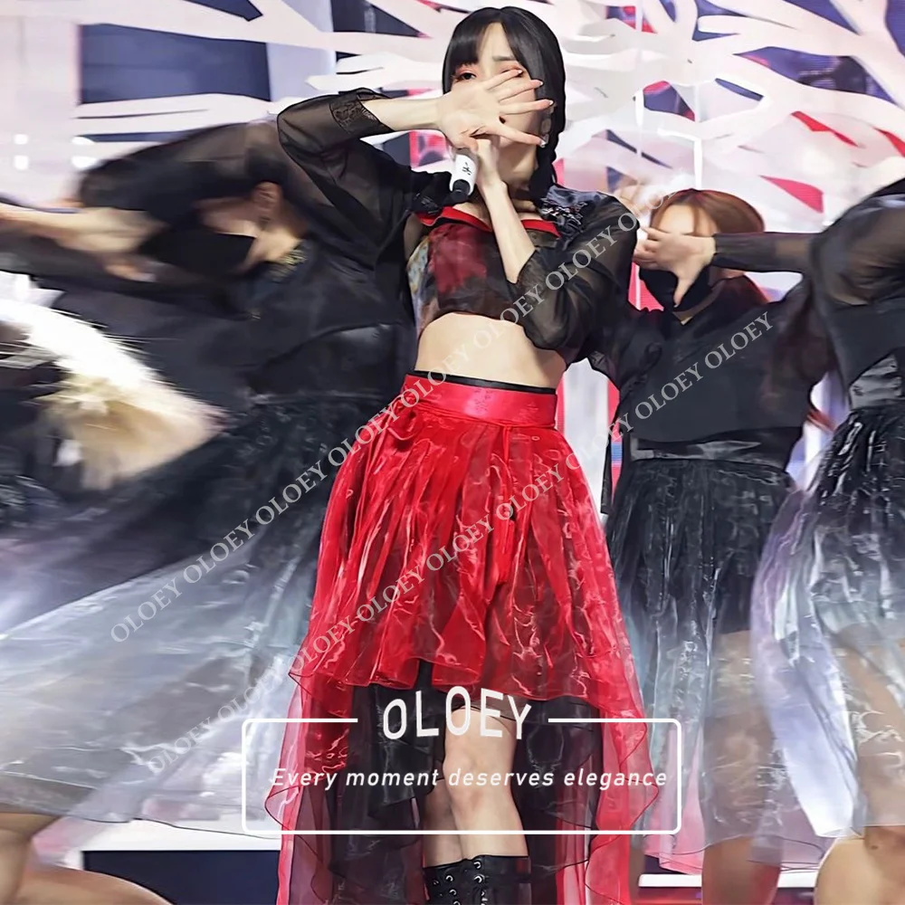 Фото Комплект OLOEY Modern Red Black Concert Hanbok из 3 предметов: корейское платье для фотосессии и выступлений из органзы, индивидуальный пошив (топ, жакет, юбка) №2