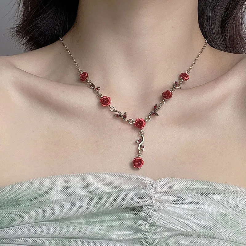 Vintage Red Rose Flower Necklaces for Women Medieval Gothic Rose Floral Tassel Necklace Flower Clavicle Chain Necklace Jewelry
