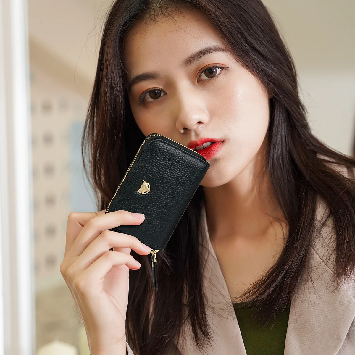 FOXER Fashion Small Wallet Ladies Chic Coin Purse High Quality Split Leather Short Wallet Brand Multi Card Zipper Wallet In Hand