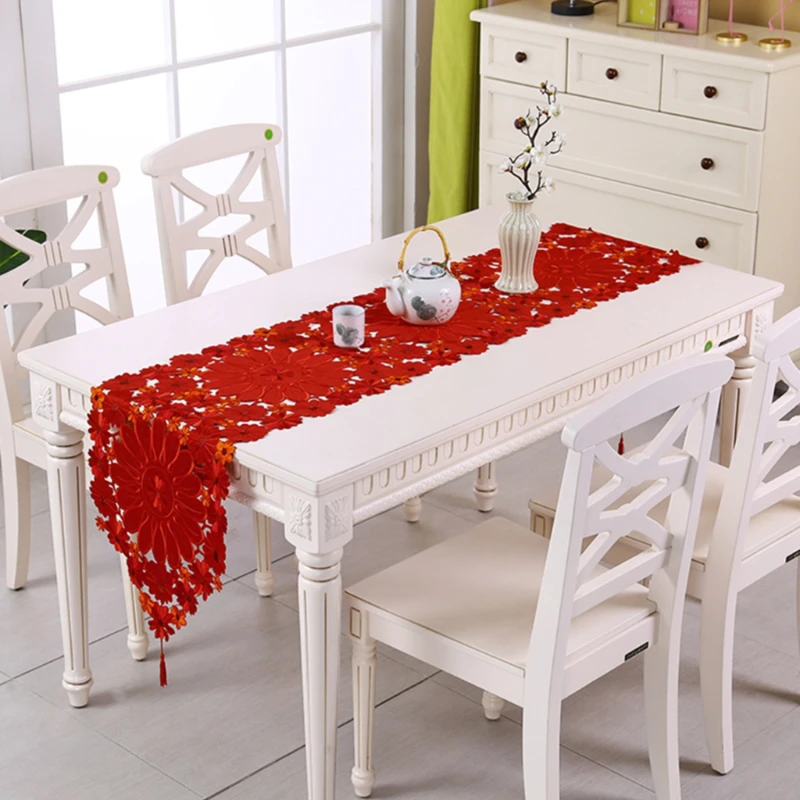 

2022 Christmas Embroidered Table Runners Luxury Poinsettia Holly Table Runner For Coffee Desk Xmas Placemat Decorations