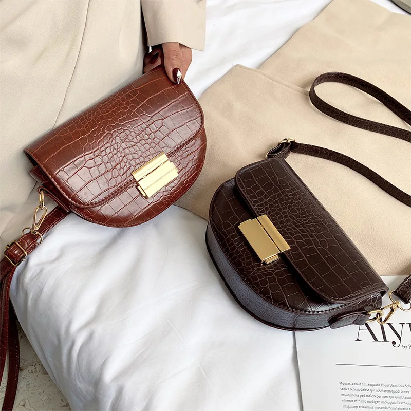 

Fashion Texture Lock Crocodile Pattern Saddle Crossbody Bags for Women Korean Version All-match Shoulder Messenger Bags