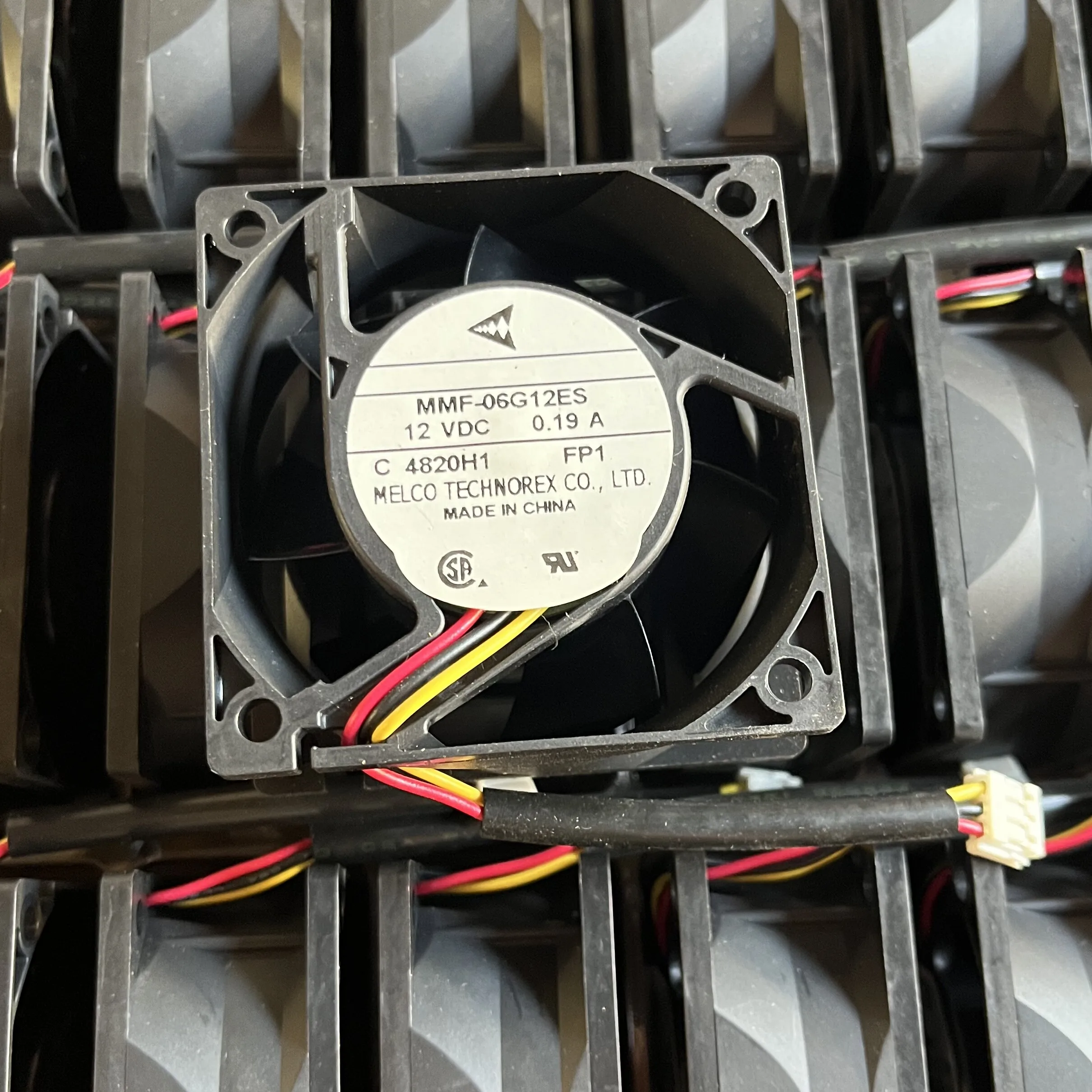 Фото MELCO MMF-06G12ES FP1 DC 12 В 0,19 А 60x60x25 мм 3-проводной вентилятор охлаждения корпуса №1