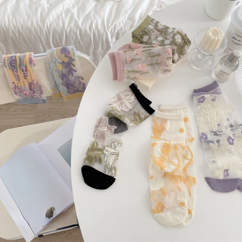 

Ультратонкие прозрачные шелковые носки с кристаллами, новинка, милые летние японские носки с цветочным принтом, женские эластичные носки средней длины кремового цвета