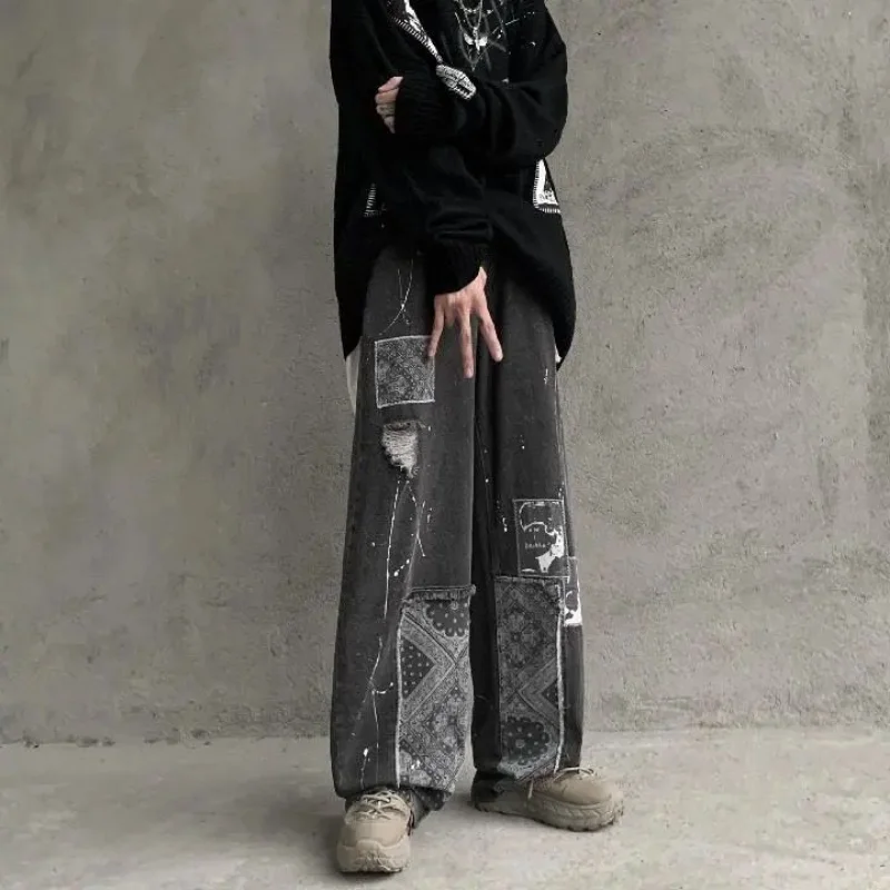 DEEPTOWN Patchwork Graffiti Jeans Men Black Denim Gothic Pants Hip Hop Punk Straight Trousers Male Loose Fashion Casual Spring