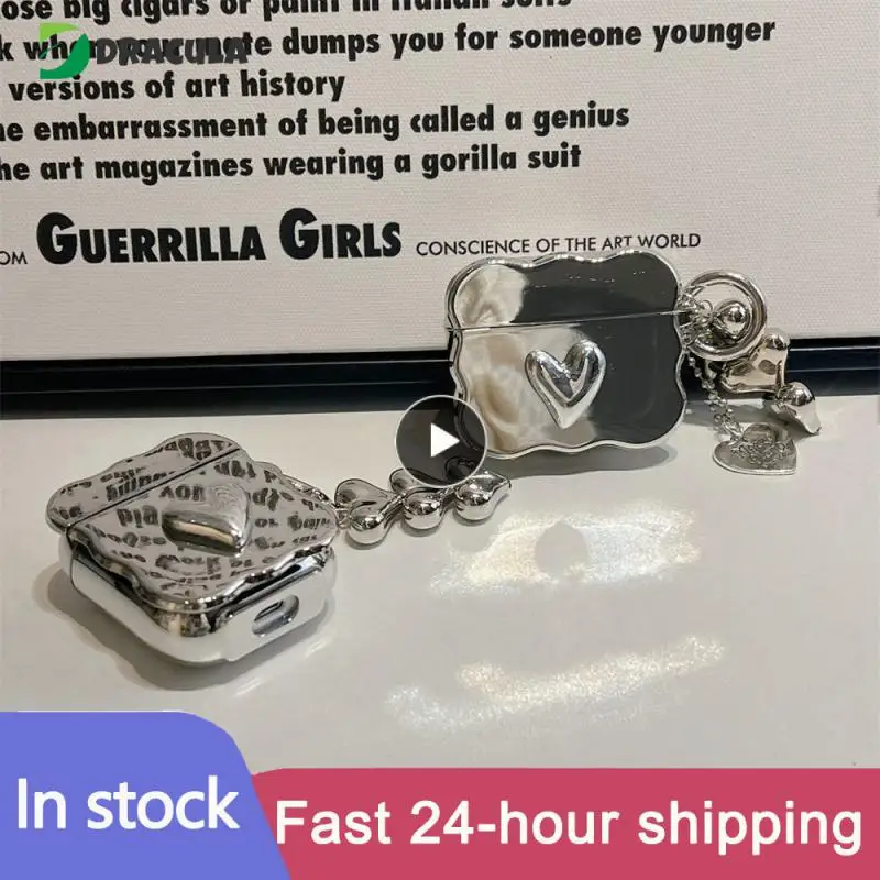 

Lightweight Design Three-dimensional Love Fashion Appearance Small Size Electroplated Silver Heart Headphone Box Easy To Carry