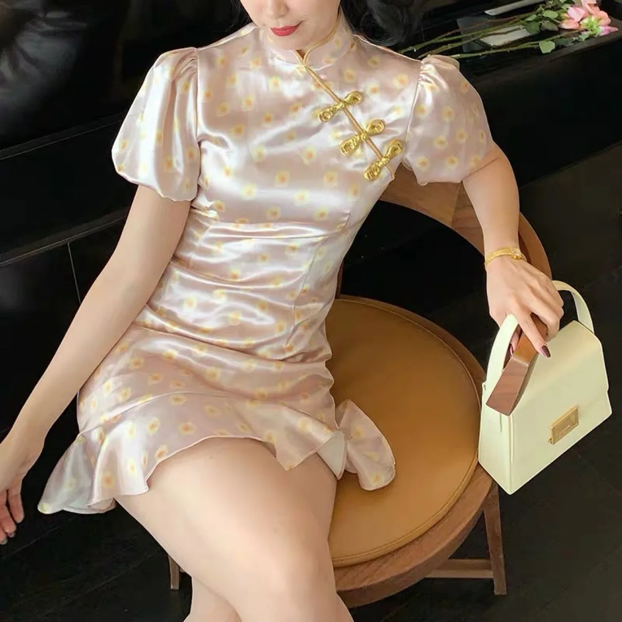 

2022 Summer New Chinese Cheongsam Dress Women Sweet Satin Ruffle Short Sleeve Qipao Dress Improved Sexy Slim Party Evening Dress