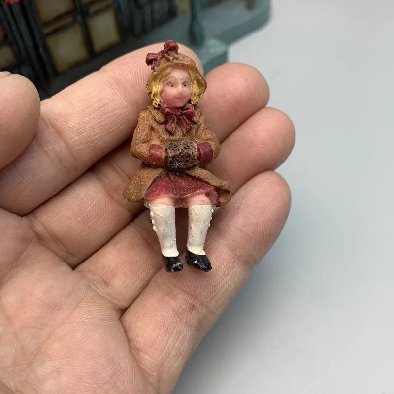 

Миниатюрные фигурки из канифоли для декора