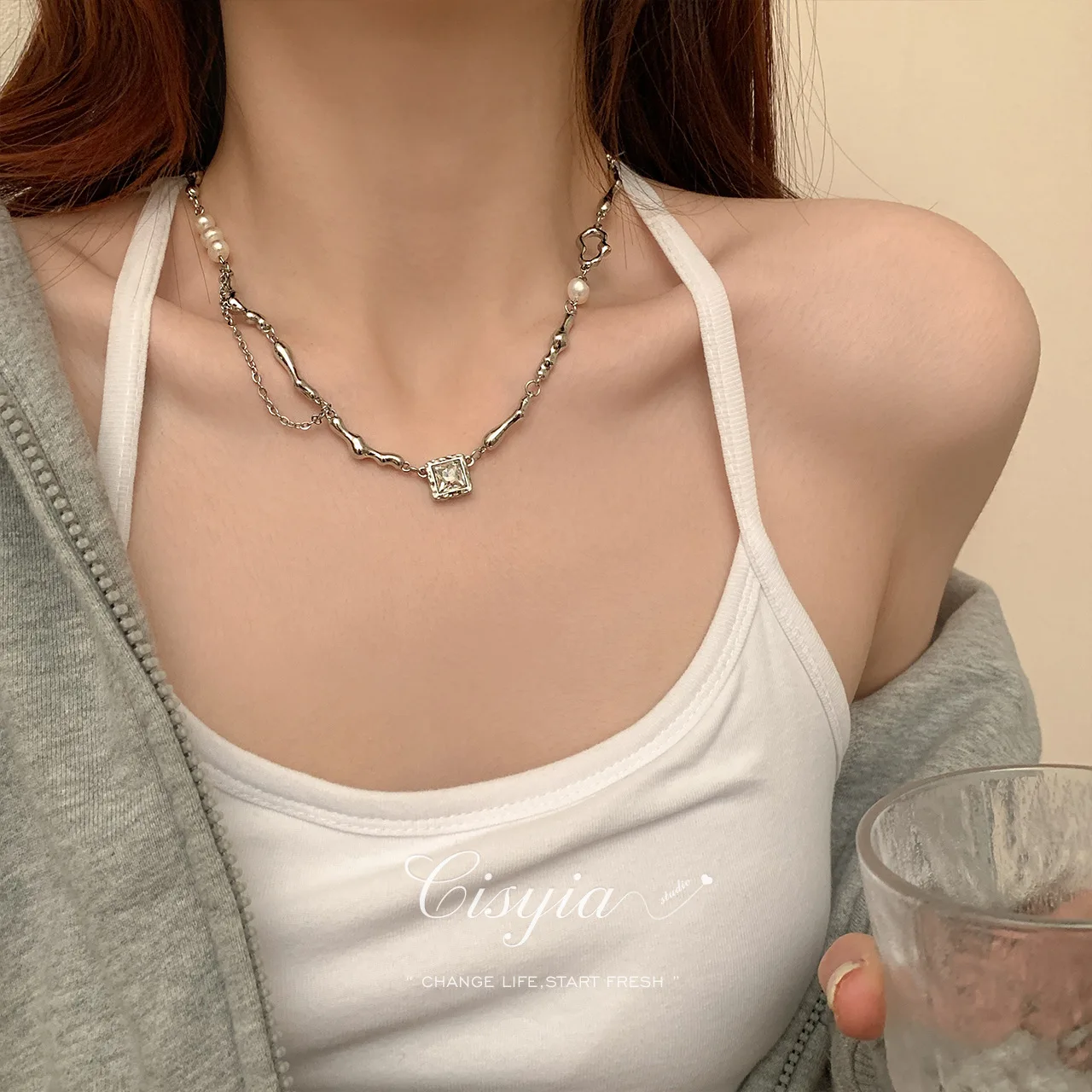 

New FRESHWATER pearl zircon necklace female hip hop sweet cool Spice girl design sense niche clavicle chain accessories