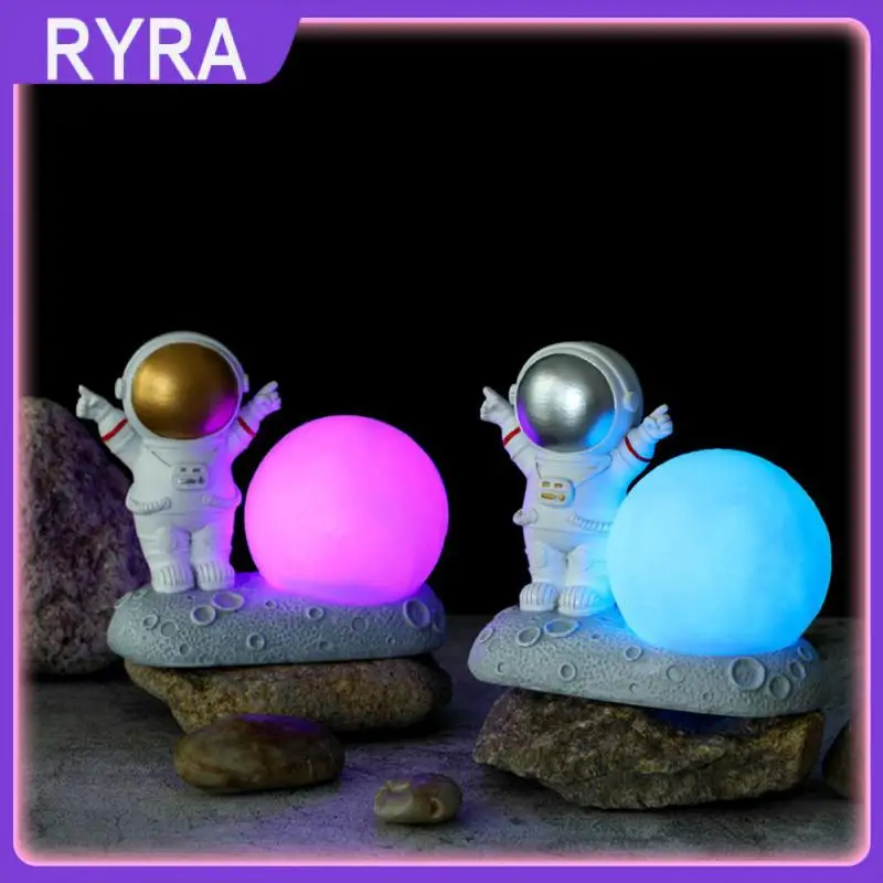 

Lovely Astronaut Night Light Victory Salute Resin Sculpture Decoration Lunar Model Living Room Decoration Children Bedroom Light