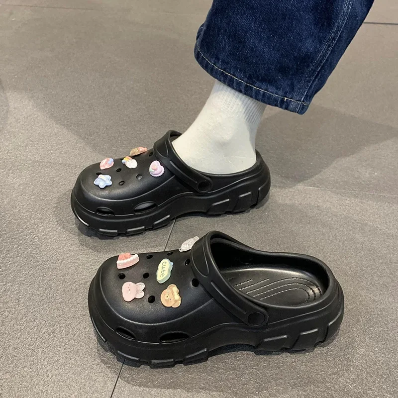 

Симпатичные летние пляжные сандалии для девушек с вырезами из мультфильма, Кроксы с сумочкой в форме сердца, шлепанцы на толстой подошве