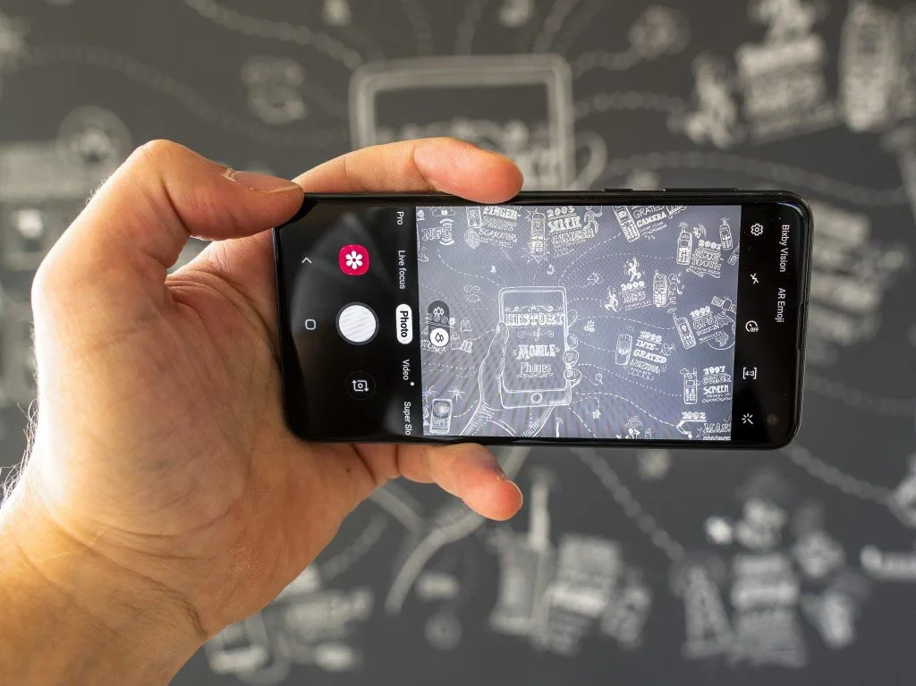 Samsung Galaxy S10e 5.8 inches Refurbished Unlocked Cell phone 6GB RAM 128GB ROM Camera 16MP GSM LTE Dual Sim Android Samrtphone