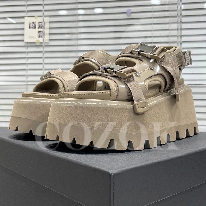 

Новинка 2023, женские сандалии, летняя Женская обувь в римском стиле, универсальная женская обувь в стиле ретро, дизайнерские сандалии с метал...