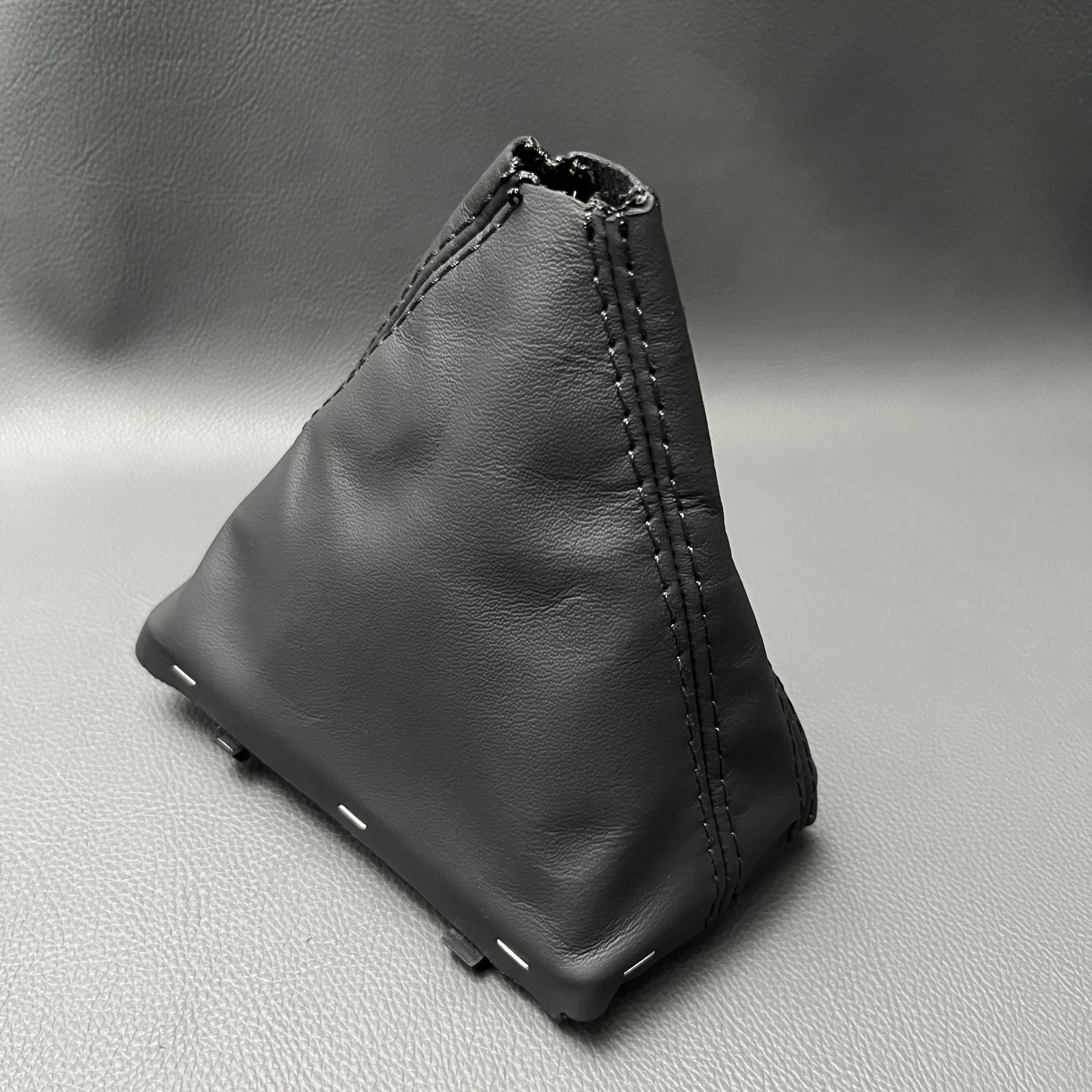 

Для AUDI Q7 2009-2015 DSG ручка переключения передач ПУ пылезащитный чехол рычага переключения передач грязезащитный чехол с левым рулем автомобильные аксессуары