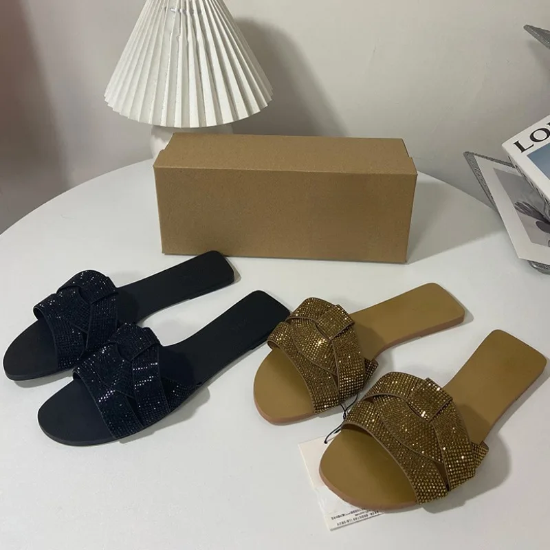 Шлепанцы женские на плоской подошве брендовые дизайнерские блестящие сандалии с