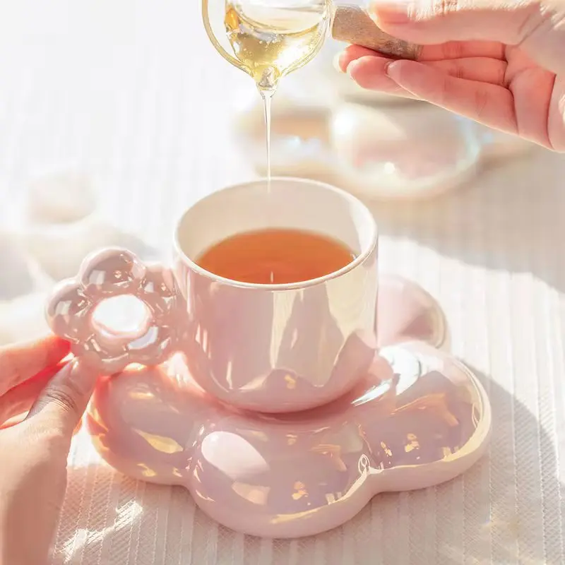 

Фарфоровая кофейная чашка с лепестками цветов, изысканный Набор кружек, чашка для ароматизированного чая после обеда с блюдцем, кружка, под...