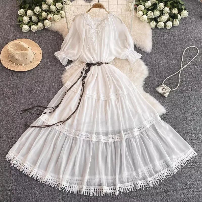 Платье-трапеция с коротким рукавом поясом на завязках