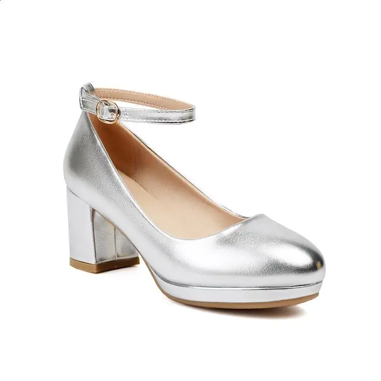 Повседневная обувь большого размера на каблуке. Женские короткие туфли-лодочки.