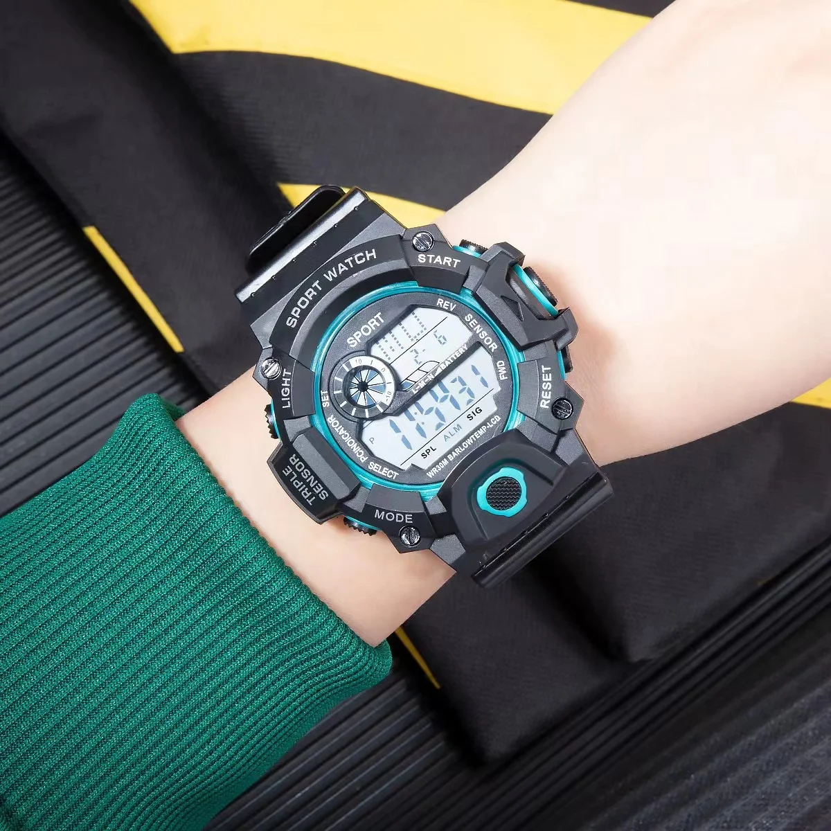 Часы мужские светодиодные цифровые модные светящиеся спортивные