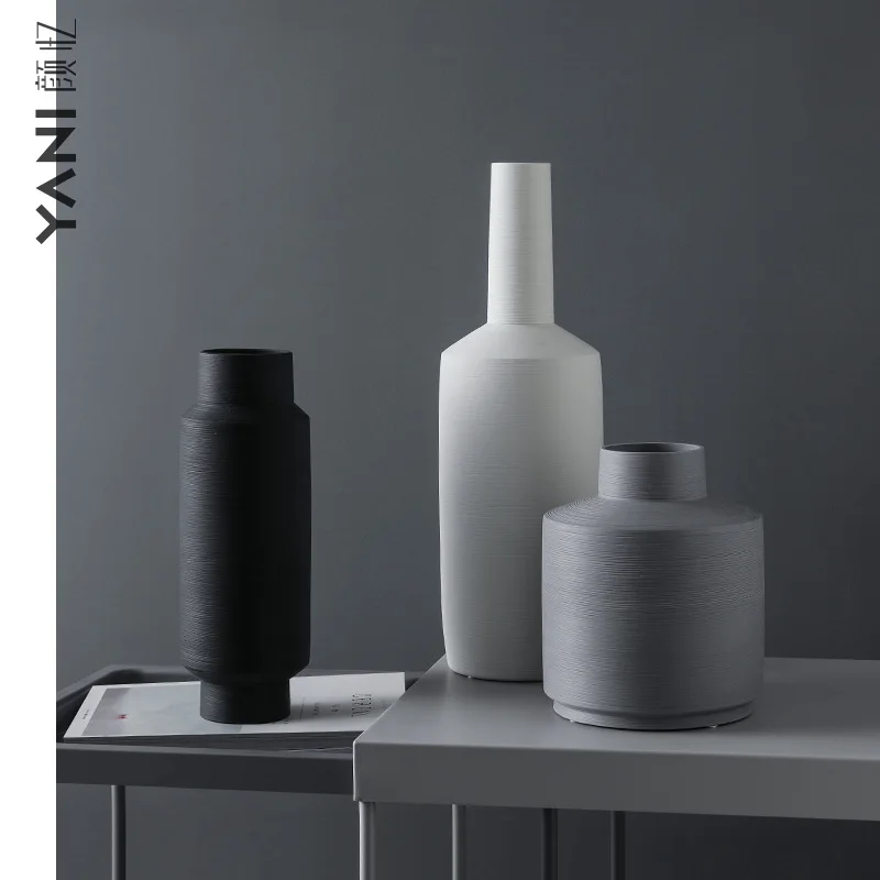 

European Style Handmade Wiredrawing Tabletop Vase Ceramic Ornaments Black and White Ceramic Vase Decor Home Decoration