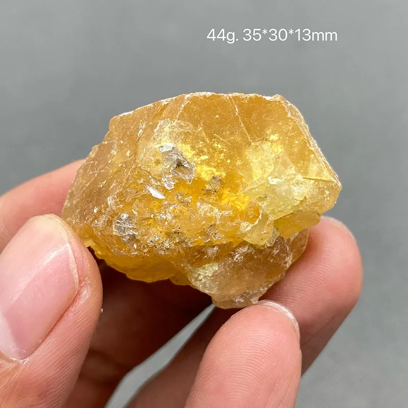 Подвеска из бисера и акрила