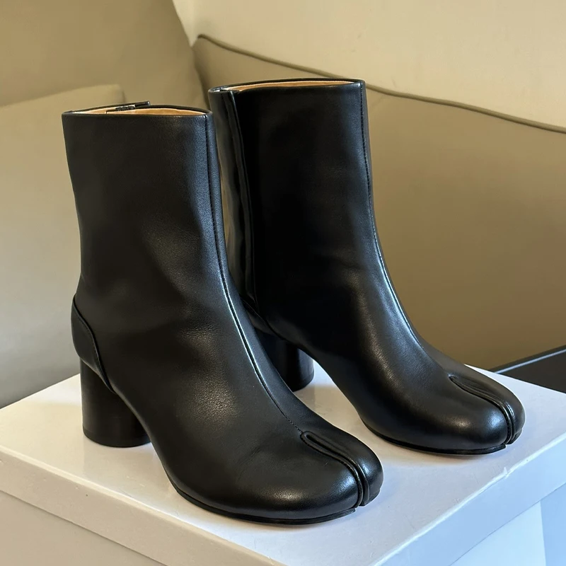 Женские ботильоны из натуральной кожи с разрезом на осень/зиму