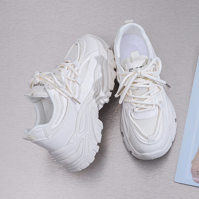 Fujeak New White Shoes for Women Comfortable Breathable Mesh Shoes Plus Size Casual Running Shoes Non-slip Lightweight Sneakers