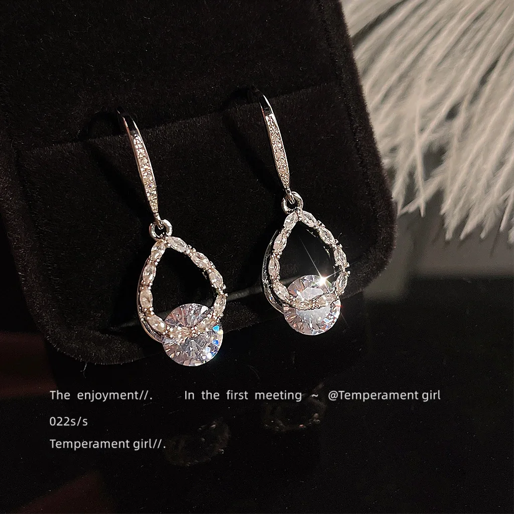 

Micro-Encrusted Zircon Earrings Elegant French Wedding Party Ball High-End Water Drop Earbobs Superior Shining Earrings Jewelry