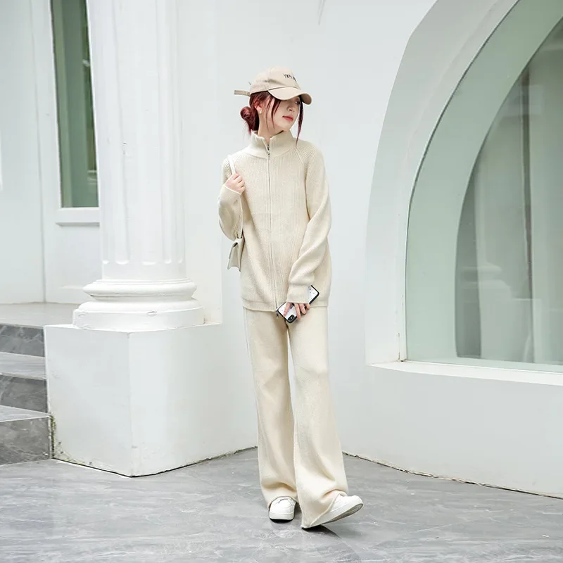 Осенне-зимний стильный свитер-поло с высоким воротом подходящий комплект