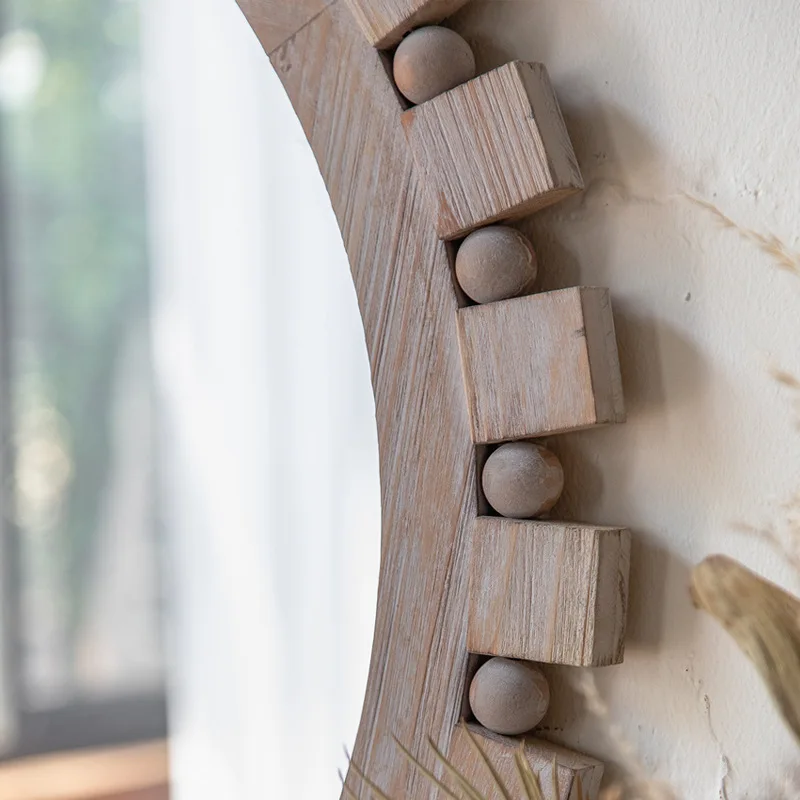 Винтажное круглое настенное зеркало в форме шестеренки с орнаментом из бисера