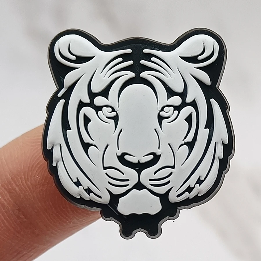 Novelty Design Sketch Animals PVC Shoe Charms Sandal Accessories Tiger Lion Wolf Diy Shoe Buckle Decoration Jibz For Croc Charms
