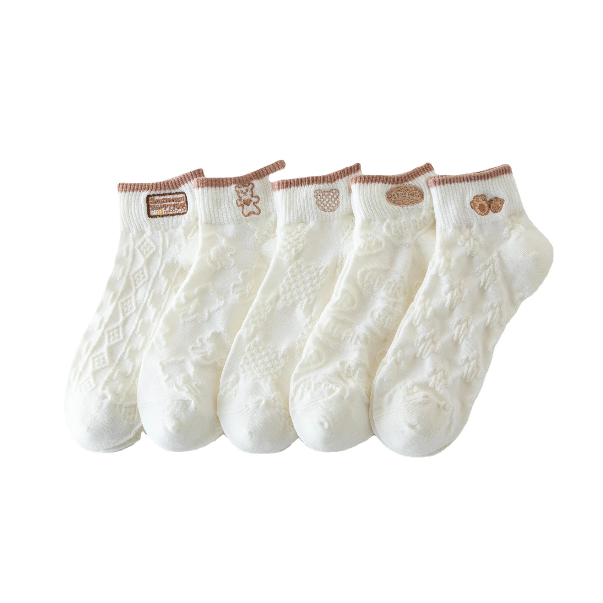 2023 new spring female white embroidery socks fashion fresh college girls shortsocks short tube socks cotton socks comfortable
