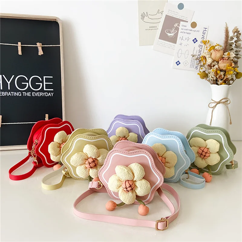 

Little Girls PU Cross Body Bag Mini Fashions Tote Shoulder Purse Handbag Messenger Bag with 3D Flower Decoration