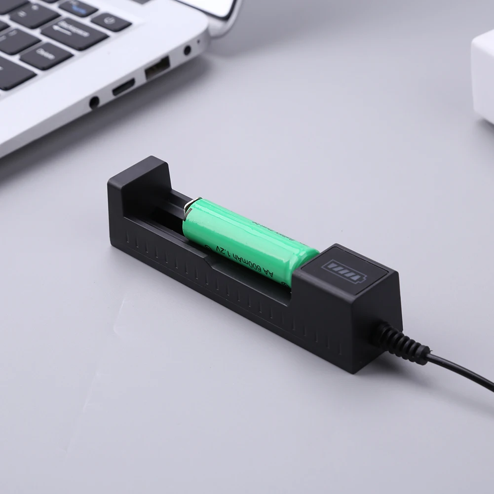 Быстрое зарядное устройство DC 5 В/1 А 18650 с USB-портом и литиевым аккумулятором |