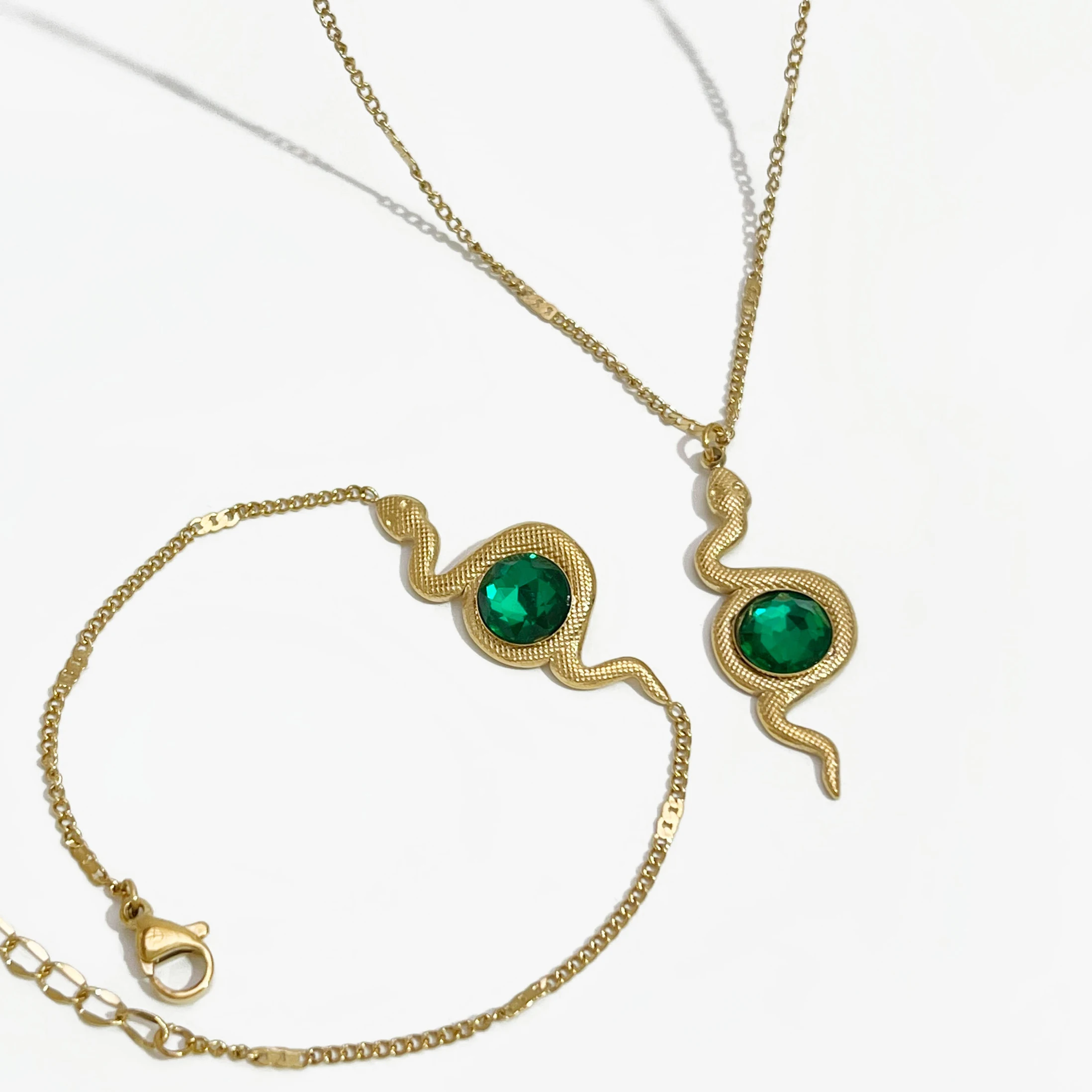 

Peri'sbox Sparkly Green Crystal Gold Plated Textured Snake Pendant Necklace Bracelet Set Women Stainless Steel Jewelry Wholesale