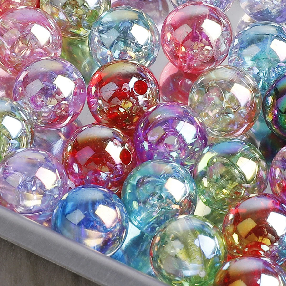 Акриловые круглые бусины доступны в различных цветах для изготовления ювелирных