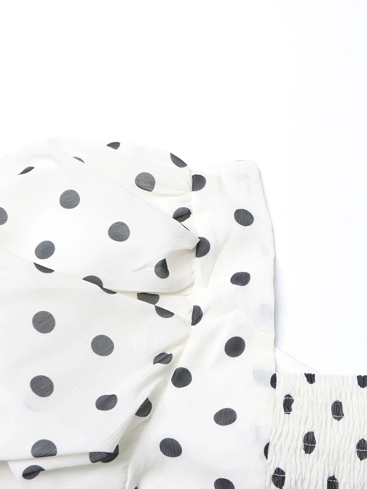 Женский костюм-двойка в горошек с V-образным вырезом и рукавами-фонариками